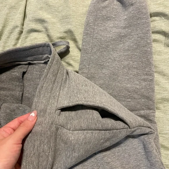 LiCi Fit grey fitted sweatpants NWOT - Picture 3 of 7